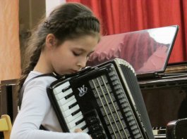 Новогодний праздник в школе Новогодний праздник в школе