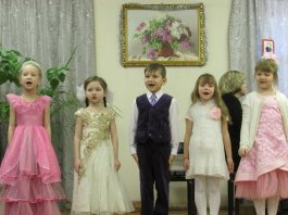 «Весело, весело встретим Новый год!»