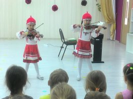 Во "Дворце детской радости"