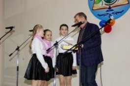 Петь  по всякому могу!