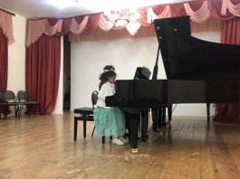 Весенняя музыка прозвучала для мам воспитанников ЧДМШ №1 им. С. М. Максимова