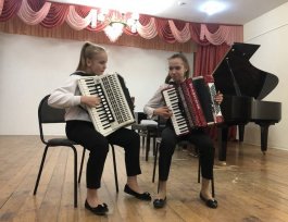 Весенняя музыка прозвучала для мам воспитанников ЧДМШ №1 им. С. М. Максимова