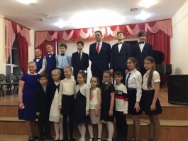 В рамках Международного женского дня в ЧДМШ №1 им. С.М. Максимова состоялся концерт «Весенняя фантазия»
