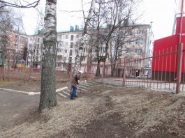 Сотрудники ЧДМШ №1 им. С.М.Максимова провели экологический субботник