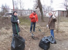 Сотрудники ЧДМШ №1 им. С.М.Максимова провели экологический субботник