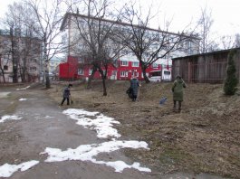 Сотрудники ЧДМШ №1 им. С.М.Максимова провели экологический субботник