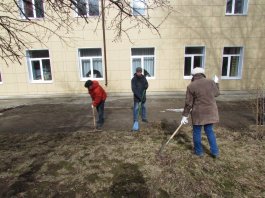 Сотрудники ЧДМШ №1 им. С.М.Максимова провели экологический субботник