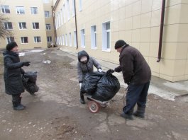 Сотрудники ЧДМШ №1 им. С.М.Максимова провели экологический субботник