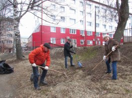 Сотрудники ЧДМШ №1 им. С.М.Максимова провели экологический субботник