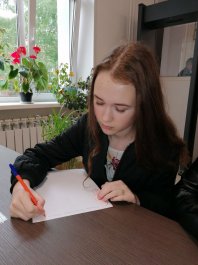 Выпускникам общеразвивающих программ ЧДМШ №1 им. С.М.Максимова вручили свидетельства об окончании музыкальной школы