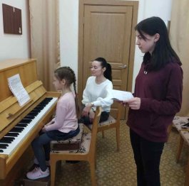 Преподаватели фортепиано ЧДМШ №1 им. С.М. Максимова провели открытые уроки и мастер-классы для студентов Чебоксарского музыкального училища им. Ф.П. Павлова
