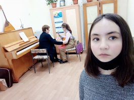 Преподаватель по классу балалайки, заслуженный работник культуры Чувашской Республики ЧДМШ №1 им. С.М. Максимова, поделилась современными методиками обучения со студенткой Чебоксарского музыкального училища им. Ф.П. Павлова