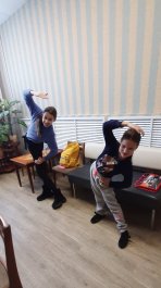 В классе преподавателя ЧДМШ №1 им. С.М.Максимова состоялся цикл тренингов, направленных на профилактику заболеваний позвоночника «Неделя здоровья»