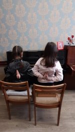 В классе преподавателя ЧДМШ №1 им. С.М.Максимова состоялся цикл тренингов, направленных на профилактику заболеваний позвоночника «Неделя здоровья»