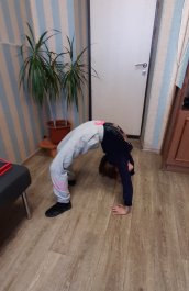 В классе преподавателя ЧДМШ №1 им. С.М.Максимова состоялся цикл тренингов, направленных на профилактику заболеваний позвоночника «Неделя здоровья»