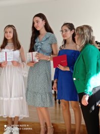 Церемония вручения свидетельств выпускников дополнительных общеразвивающих общеобразовательных программ в области музыкальных искусств