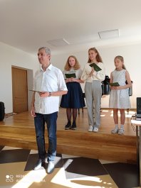 Церемония вручения свидетельств выпускников дополнительных общеразвивающих общеобразовательных программ в области музыкальных искусств