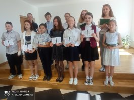 Церемония вручения свидетельств выпускников дополнительных общеразвивающих общеобразовательных программ в области музыкальных искусств