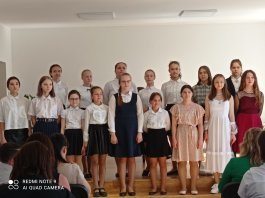Церемония вручения свидетельств выпускников дополнительных общеразвивающих общеобразовательных программ в области музыкальных искусств