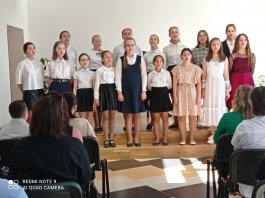 Церемония вручения свидетельств выпускников дополнительных общеразвивающих общеобразовательных программ в области музыкальных искусств