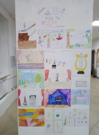 В ЧДМШ №1 им. С.М. Максимова расположилась выставка детских рисунков, посвященная Международному дню музыки