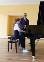 Состоялся открытый урок преподавателя, заведующего фортепианным отделением, заслуженного работника культуры Чувашской Республики Игорь Владимирович Ткаленко