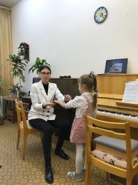 Состоялся мастер-класс концертмейстера, преподавателя ЧДМШ №1 им. С.М. Максимова Бажиной Марии Владимировны на тему «Советы юным пианистам»