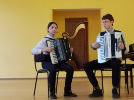 Концерт отделения народных инструментов ЧДМШ №1 им. С.М. Максимова «Я играю вместе с друзьями».