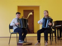 Концерт отделения народных инструментов ЧДМШ №1 им. С.М. Максимова «Я играю вместе с друзьями».