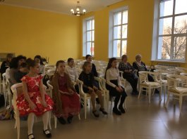 21 апреля в Большом зале музыкальной школы №1 им. С.М. Максимова состоялся концерт «Музыка в весенних красках»