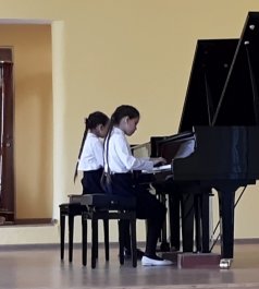 Концерт класса Заслуженного работника культуры ЧР, преподавателя Иваницкой Ольги Юрьевны - «Играем вместе»