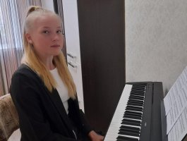 Победа во Всероссийской олимпиаде по сольфеджио «Музыкальная головоломка».        