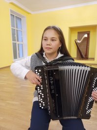 На отделении народных инструментов ЧДМШ №1  им. С.М. Максимова  прошел конкурс «Мои музыкальные каникулы».