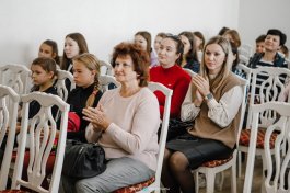 Заслуженный артист России Борис Березовский провел мастер-класс для юных чебоксарских пианистов.