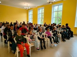 16 сентября Концертно-духовой оркестр под управлением Владимира Петрова открыл творческий сезон выступлением в Чебоксарской детской музыкальной школе №1 им. С.Максимова.