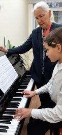      Классный час «ЧИТАЕМ МУЗЫКУ И СЛОВО», приуроченный к Всероссийскому дню чтения.