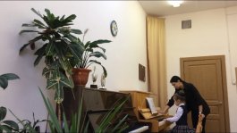 Открытый урок на тему «Работа над пьесой в классе фортепиано».