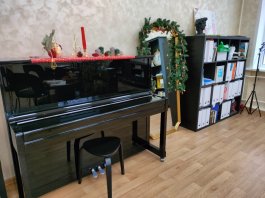 В Чебоксарской детской музыкальной школе №1 им. С.М. Максимова создается предпраздничная новогодняя атмосфера.