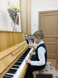 Классный концерт ко Дню матери