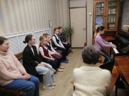 Концерт-беседа «У памятника герою»