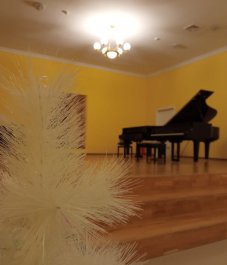 Новогодний концерт "Пляшут нотки вокруг елки" 