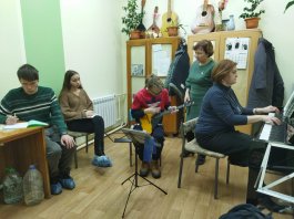 Заслуженный работник культуры Чувашской Республики, преподаватель по классу балалайки ЧДМШ №1 им. С. М. Максимова Журавлева Людмила Никитична поделилась современными методиками обучения со студентами Чебоксарского музыкального училища им. Ф.П. Павлова