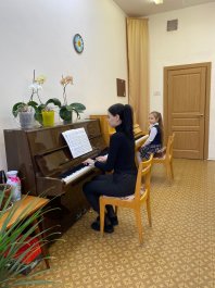 Состоялся открытый урок на тему «Работа над крупной формой в младших классах обучающихся ДМШ».