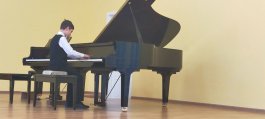 Концерт учащихся фортепианного отделения,  посвященный Международному дню памятников и памятных мест.