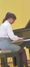 Концерт учащихся фортепианного отделения,  посвященный Международному дню памятников и памятных мест.