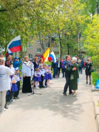 Воспитанники и преподаватели Чебоксарской детской музыкальной школы №1 им. С.М. Максимова поздравили вдову участника Великой Отечественной войны, труженика тыла Кузьмину Клавдию Авксентьевну.