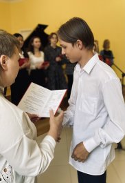 В добрый путь, выпускники!