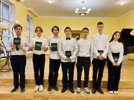 В добрый путь, выпускники!