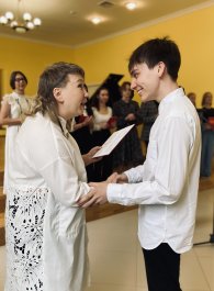 В добрый путь, выпускники!