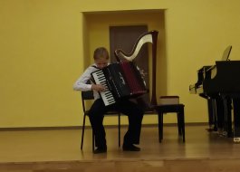 19 сентября в ЧДМШ №1 им. С.М. Максимова состоялся концерт–беседа «С музыкой по жизни».